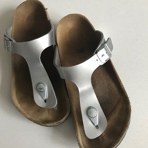 Gizeh Birkenstock silver size 34 (US 2 to 3)